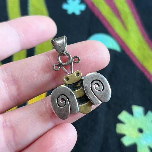 Vintage Jewelry - VTG Native American Sterling Silver 925 Brass Bumblebee Bee Pendant